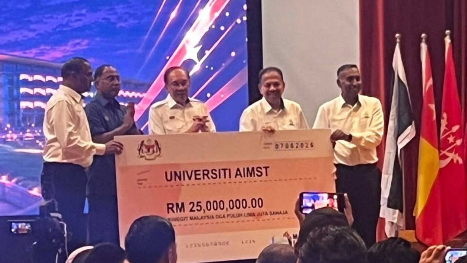 எய்ம்ஸ்ட் பல்கலைக்கழகத்திற்கு ஆண்டுதோறும் RM25 மில்லியன் நிதியுதவி – பிரதமர் அன்வார் இப்ராகிம் வரலாற்று அறிவிப்பு